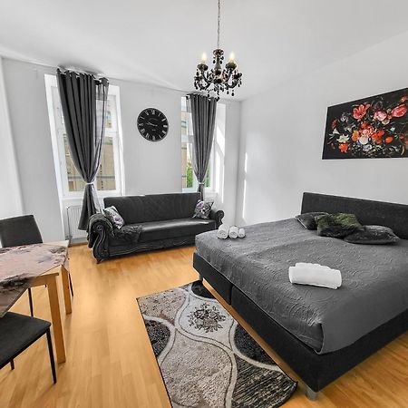 Elegant Three-Bedroom Suite Vídeň Exteriér fotografie